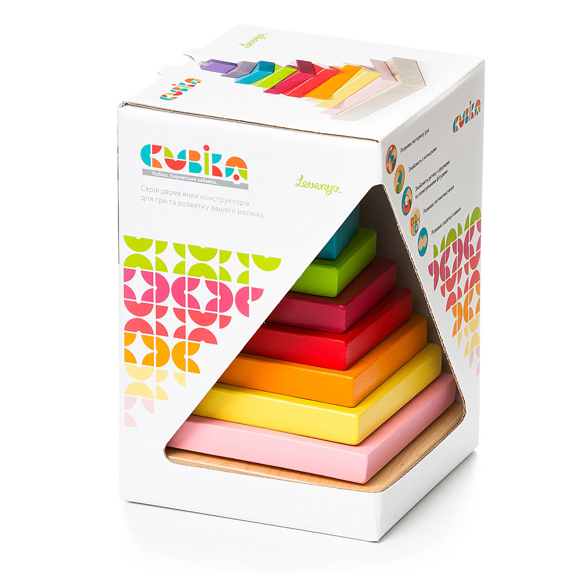 Cubika pyramide i FSC certificeret træ